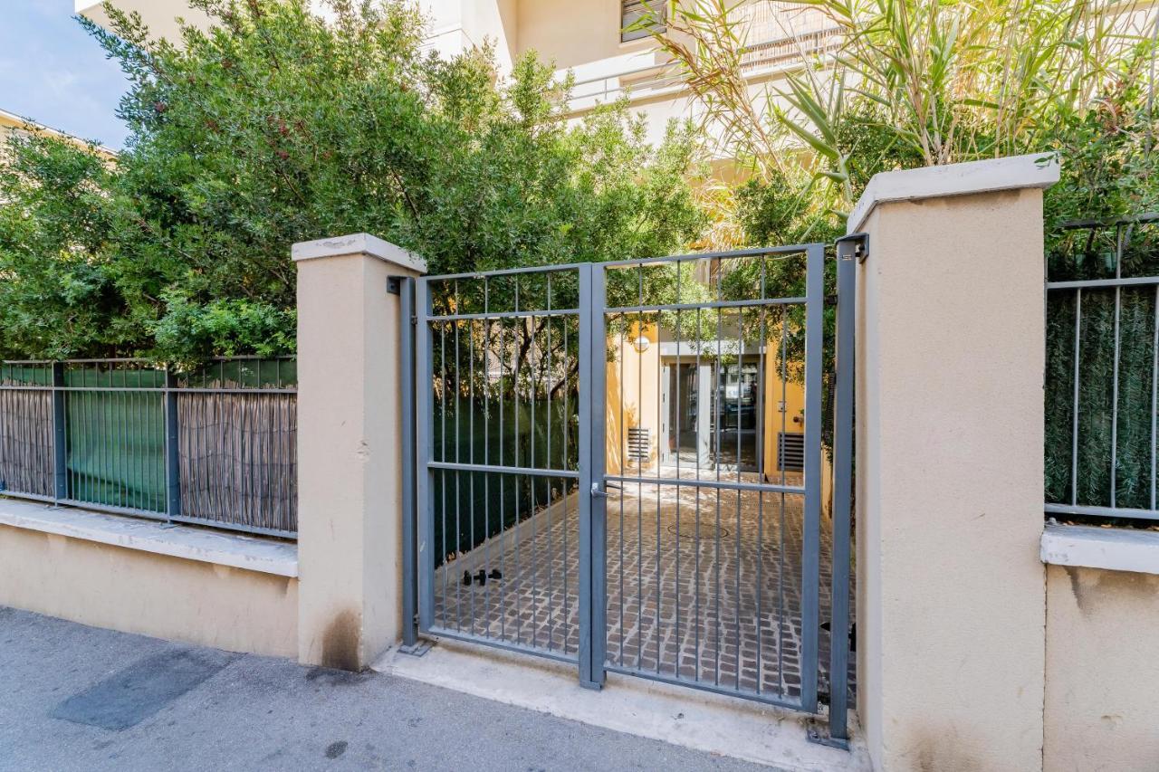 La Joliette; Duplex 2 Chambres, Parking Inclus+ Terrasse+ Ascenseur Marselha Exterior foto