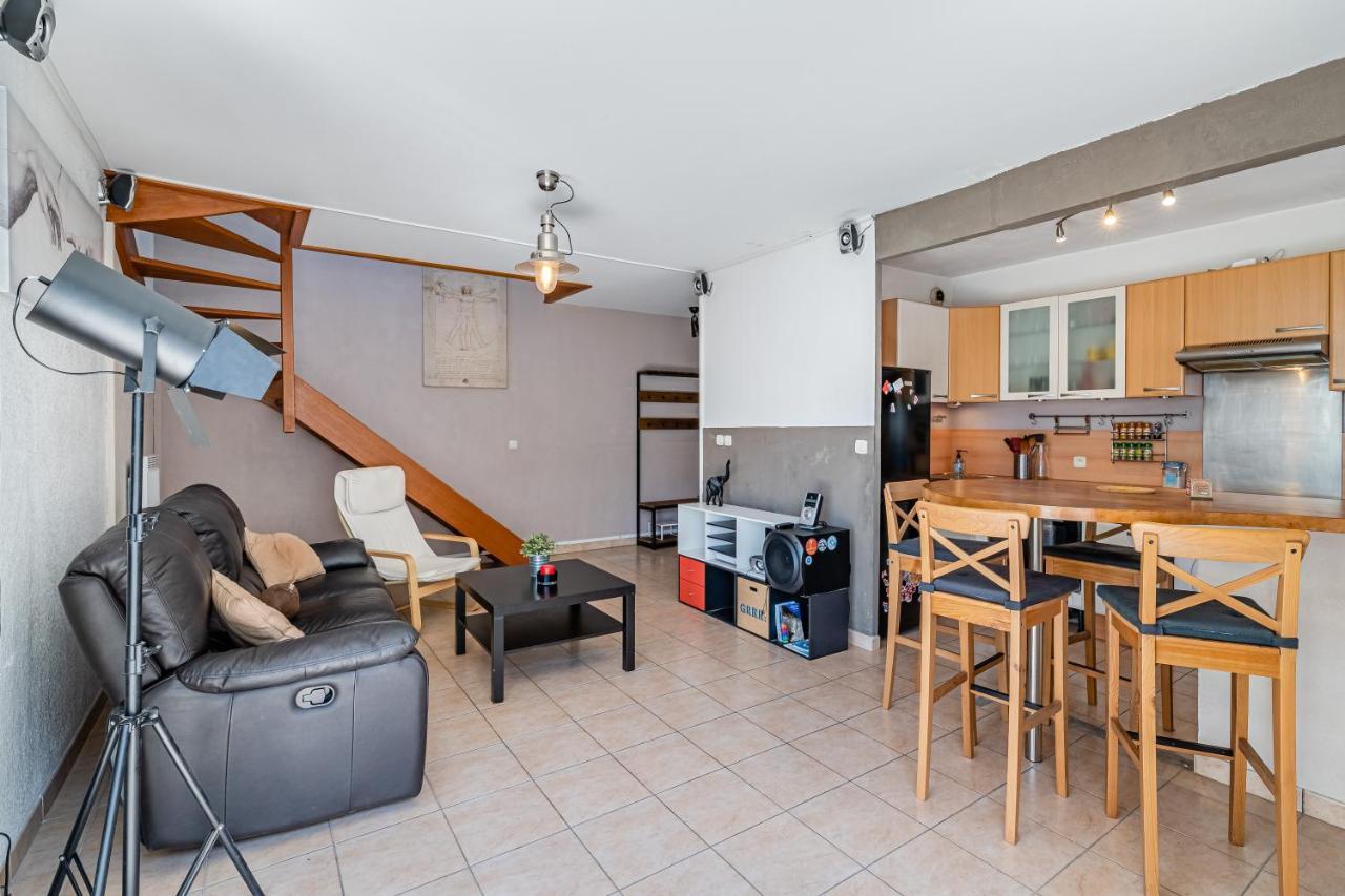 La Joliette; Duplex 2 Chambres, Parking Inclus+ Terrasse+ Ascenseur Marselha Exterior foto